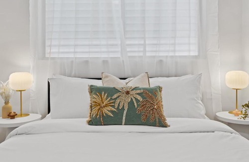 Alexandra Headland Apartment | Alex Beachside Pet Friendly 2 Bed Apartment