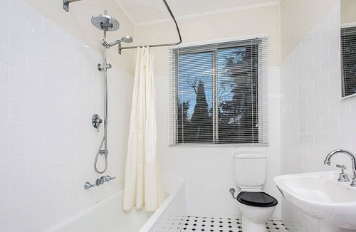 Katoomba Cottage | Allambee - Two Bedroom Cottage, Sleeps 4