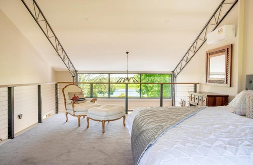 Boorolite Bed & Breakfast | Altitude221