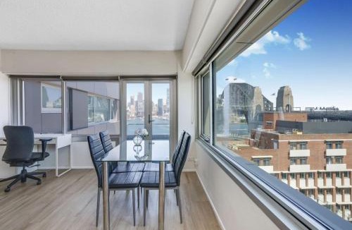 Kirribilli Apartment | Altus Harbour Bridge Apartments