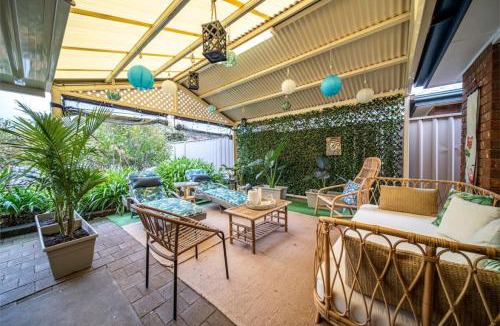 Seacombe Gardens House | Amazon at Seacombe Gardens - Vibrant Family Oasis
