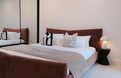 Burwood Apartment | 'Amber' 1 bedroom apt in Burwood with free parking