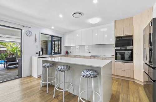 Sandstone Point House | Amity Place