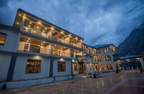 Badrinath Hotel | Amritara The Avadh