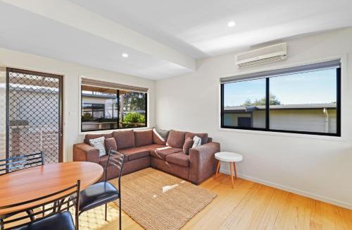Huskisson Villa | Anglesea Family Bungalow by Book Jervis Bay