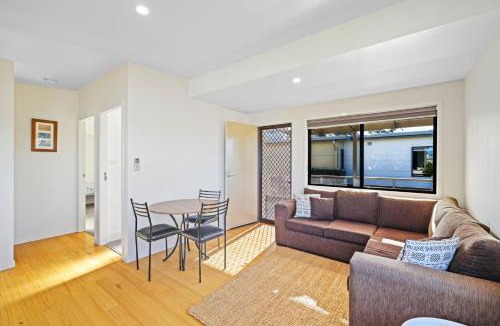 Huskisson Villa | Anglesea Family Bungalow by Book Jervis Bay