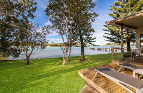 Huskisson Villa | Anglesea Waterfront Bungalow with Spa by Book Jervis Bay