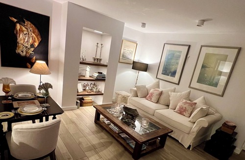 Woollahra Apartment | Apartment in Woollahra with courtyard