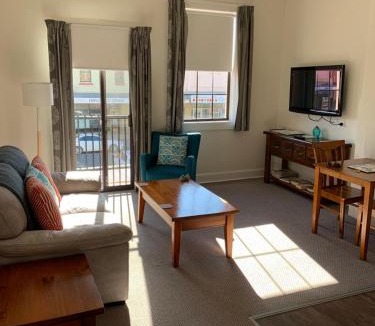 Glen Innes Apartment | Apartments On Grey