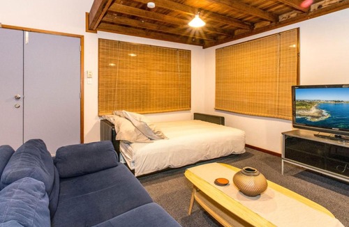 Angourie House | Aqualuna- Excellent surfing beaches.