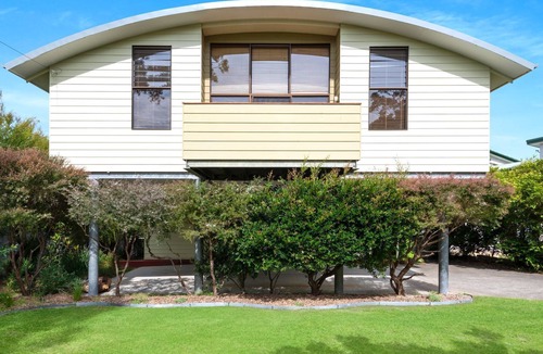 Vincentia House | Aquarius Beach Stay - Belle Escapes Jervis Bay
