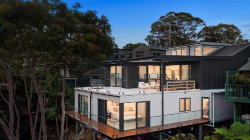 Horsfield Bay House | Aquilae-Waterfront Property Horsfield Bay -firepit,late check out
