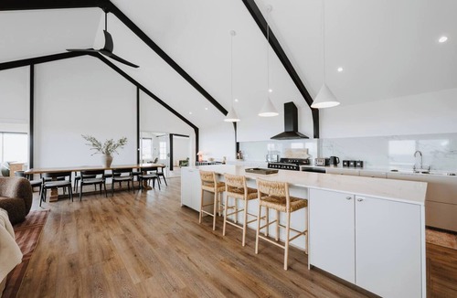 Piambong House | Arcadia Refined Wellness Retreat with Scenic Views