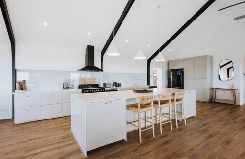 Piambong House | Arcadia Refined Wellness Retreat with Scenic Views