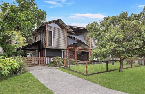 Point Lookout House | Architect-Designed Beach House in Point Lookout