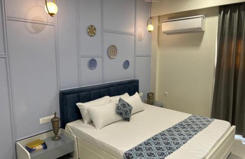 Pink City Apartment | Ardra Studio Apartment Compact Stay with Workspace MI Road Jaipur