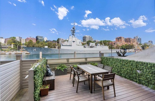 Woolloomooloo Apartment | Artsy Boho Den in Iconic Fingerwharf Woolloomoolo