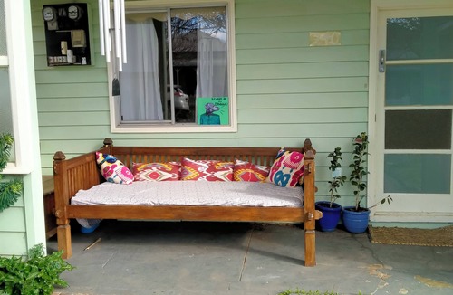 Orange East House | Arty colour-filled cottage in East Orange. Pet friendly!