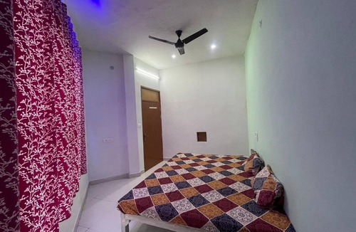 Mathura Bed & Breakfast | Arya Sadan Homestay