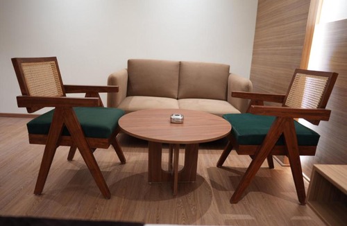 DLF Phase 5 Hotel | Aura Homes Aristo Grand- Golf Course Road