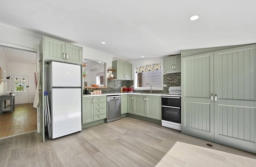 Orange East House | Autumn Leaf Cottage - Close to CBD, Heritage Charm