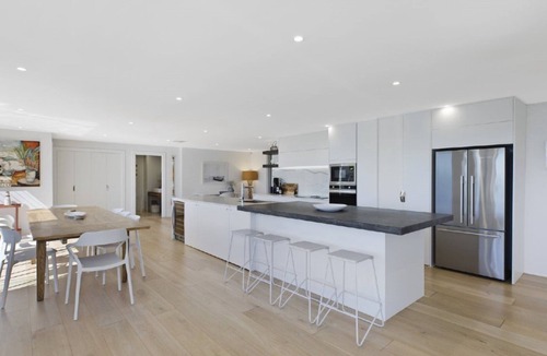 Avoca Beach Apartment | Avoca Lighthouse - Views
