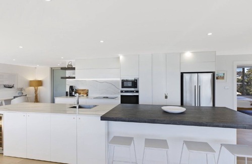 Avoca Beach Apartment | Avoca Lighthouse - Views