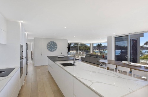 Avoca Beach Apartment | Avoca Lighthouse - Views