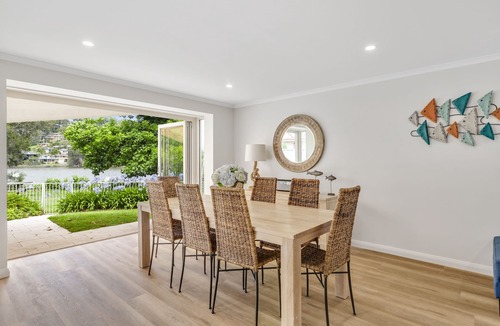 Avoca Beach House | Avoca Shores Lakefront Getaway Walk to Beach
