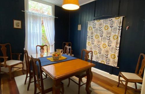 Tenterfield House | Awen Cottage - Where Heritage meets the heart of Tenterfield