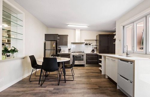 Adelaide Central Business District House | Azami - Charming Gilbert Cottage