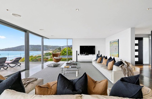 Lorne House | Azure - Absolute Beachfront Luxury, Wifi, Spa