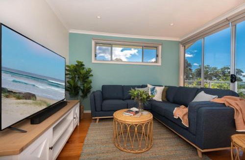 Batehaven House | Azure Sands Ocean Views in Batehaven