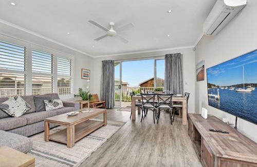 Caves Beach Villa | Azure Tides at Caves Beach Villas