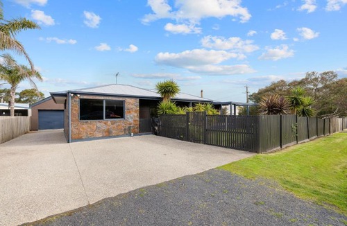 Smiths Beach House | Back Beach Oasis