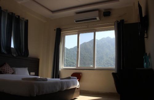 Tapovan Hostel | Back Stayz Hostel