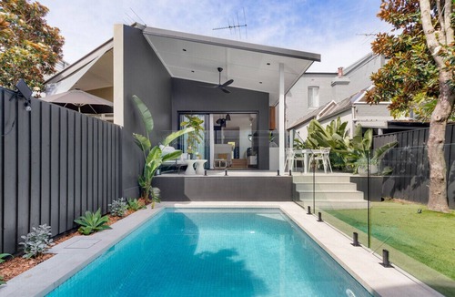 Balmain House | Balmain Resort: 3BR Home with a Pool