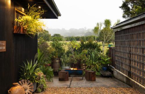 Bangalow House | Bangalow Barn (Entire) - Romantic Getaway for 2