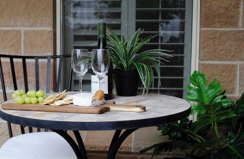 Calare Apartment | Bartlett's Corner | Private Peaceful Studio