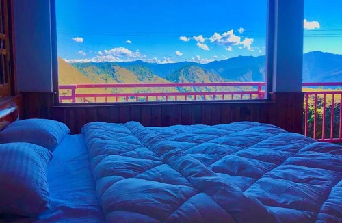 Theog Hotel | Basa palace