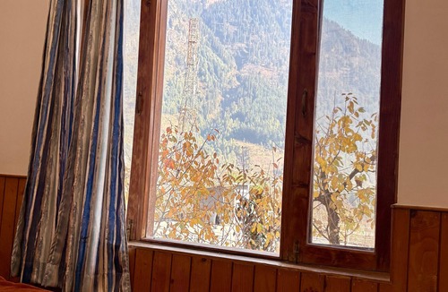 Old Manali Hotel | Basera by Mountain Story