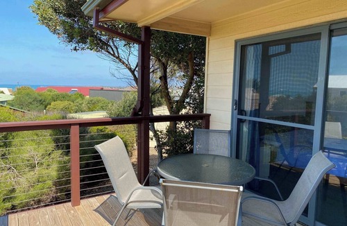 Middleton House | Bashams Beach House 7 Sun Crt Middleton