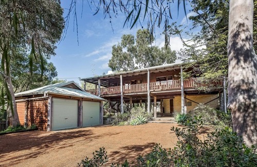 Eagle Bay House | Basically Beachfront - Eagle Bay Treehouse