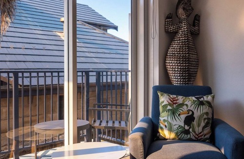 Mona Vale Apartment | Basin Beachfront - Steps to the Sand! Secure Beachfront Apartment with Parking