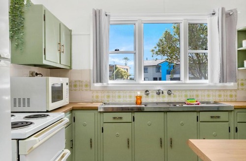 Batehaven House | Batehaven Coastal Home Near Corrigans Beach