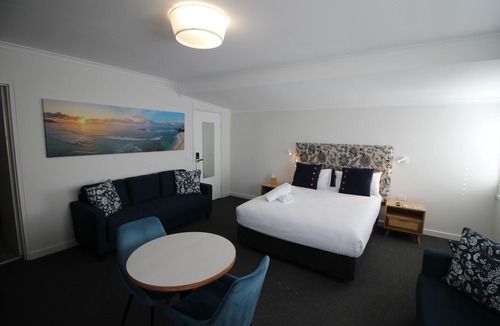 Batemans Bay Hotel | Batemans Bay Lodge