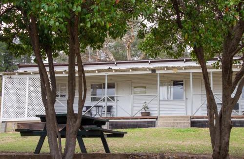 Mount Panorama Hotel | Bathurst Goldfields Resort - Conrod Straight, Mount Panorama