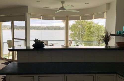 Batemans Bay Apartment | Bay Getaway...walking distance to town