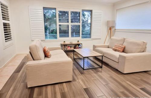 Sandstone Point House | Bayside Breeze