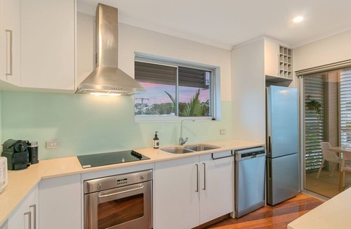 Tugun Apartment | Bayswater 13 - Beachside Tugun Penthouse Apartment - Min. 3 Night Stays - Linen Provided